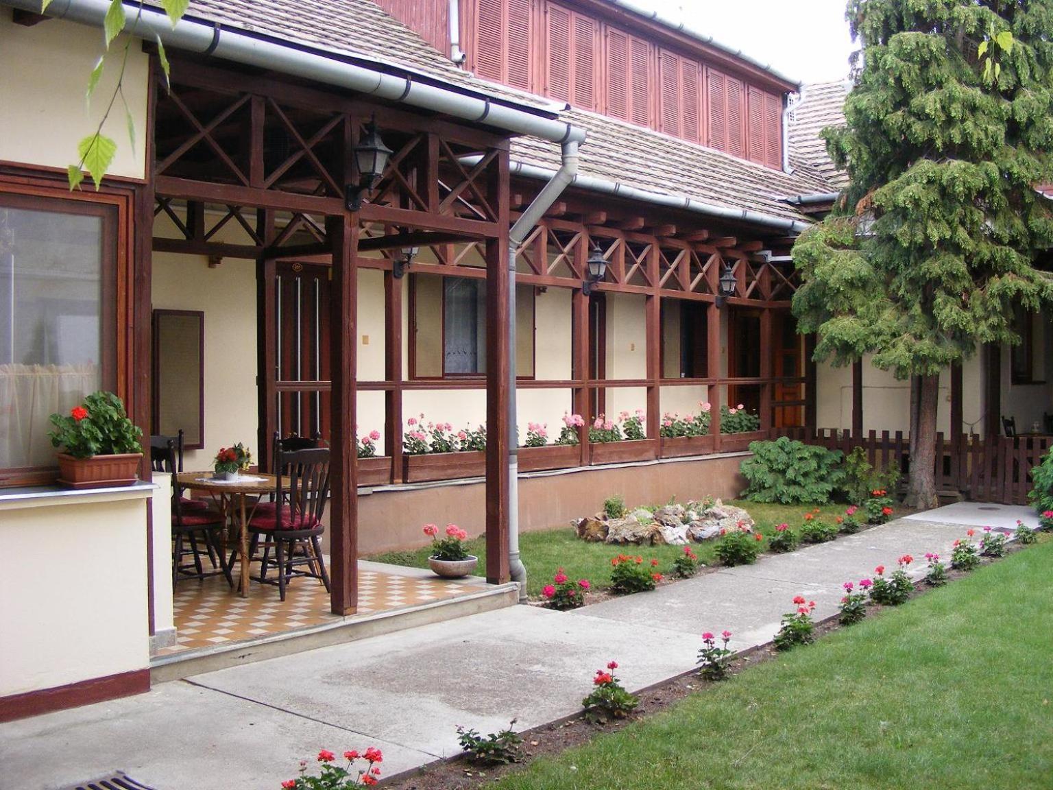 Hotel Fama Hódmezővásárhely Exteriér fotografie